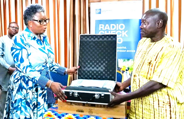 Lutte contre la désinformation au Togo : 12 radios de l’intérieur dotées de matériels techniques