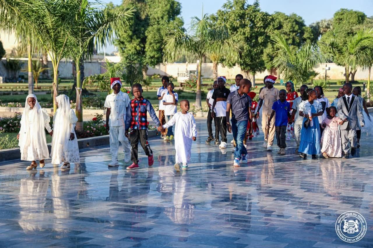 Tchad | Le Président Déby Itno ouvre les portes du Palais Toumaï aux Orphelins à l'occasion de la Noël