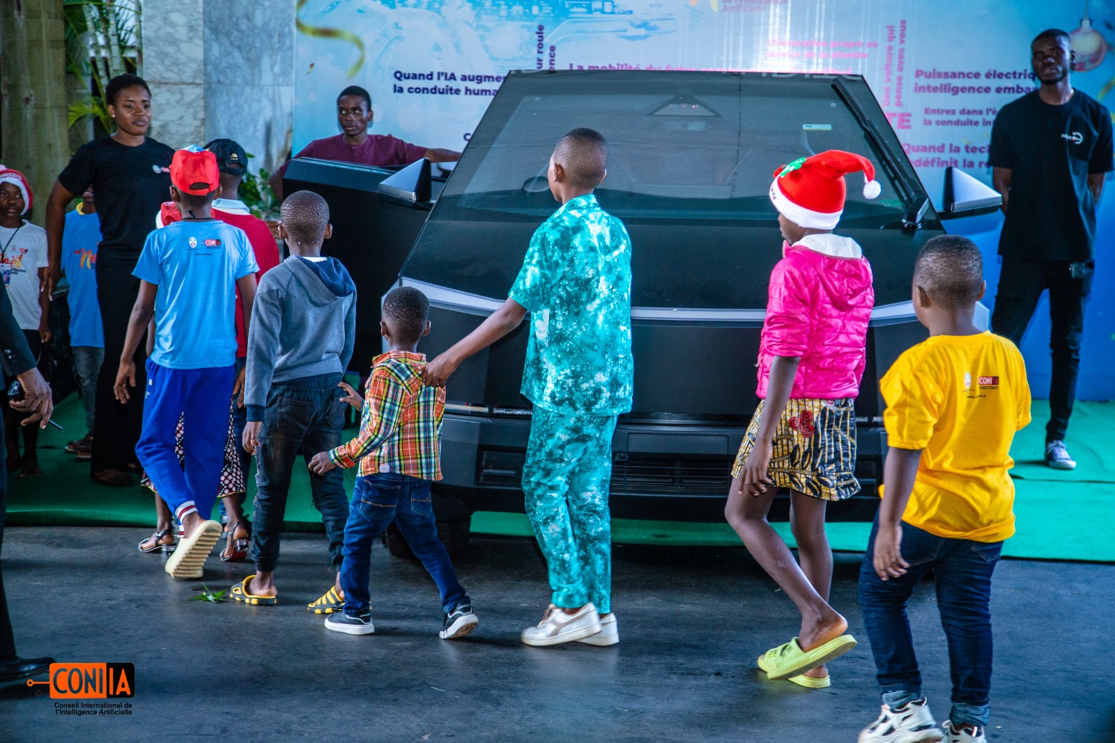 «Kids Innovations Days»| Tesla et Liksoft Elewou : Deux voitures d'exception en attraction...