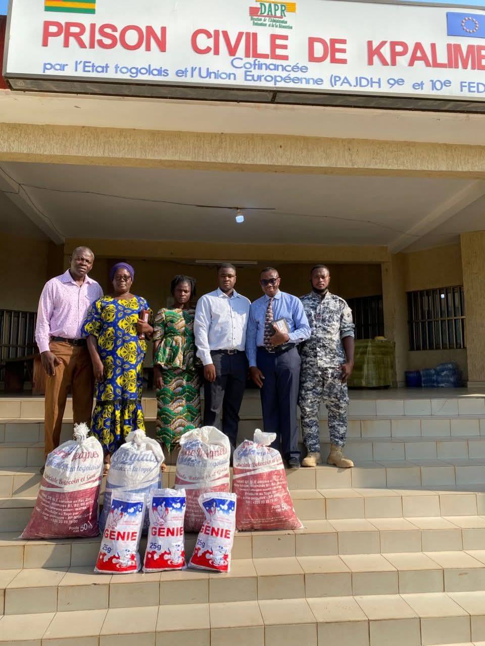 Prison civile de Kpalimé : L'Église Pentecôtiste Unie Internationale du Togo baptise 36 personnes