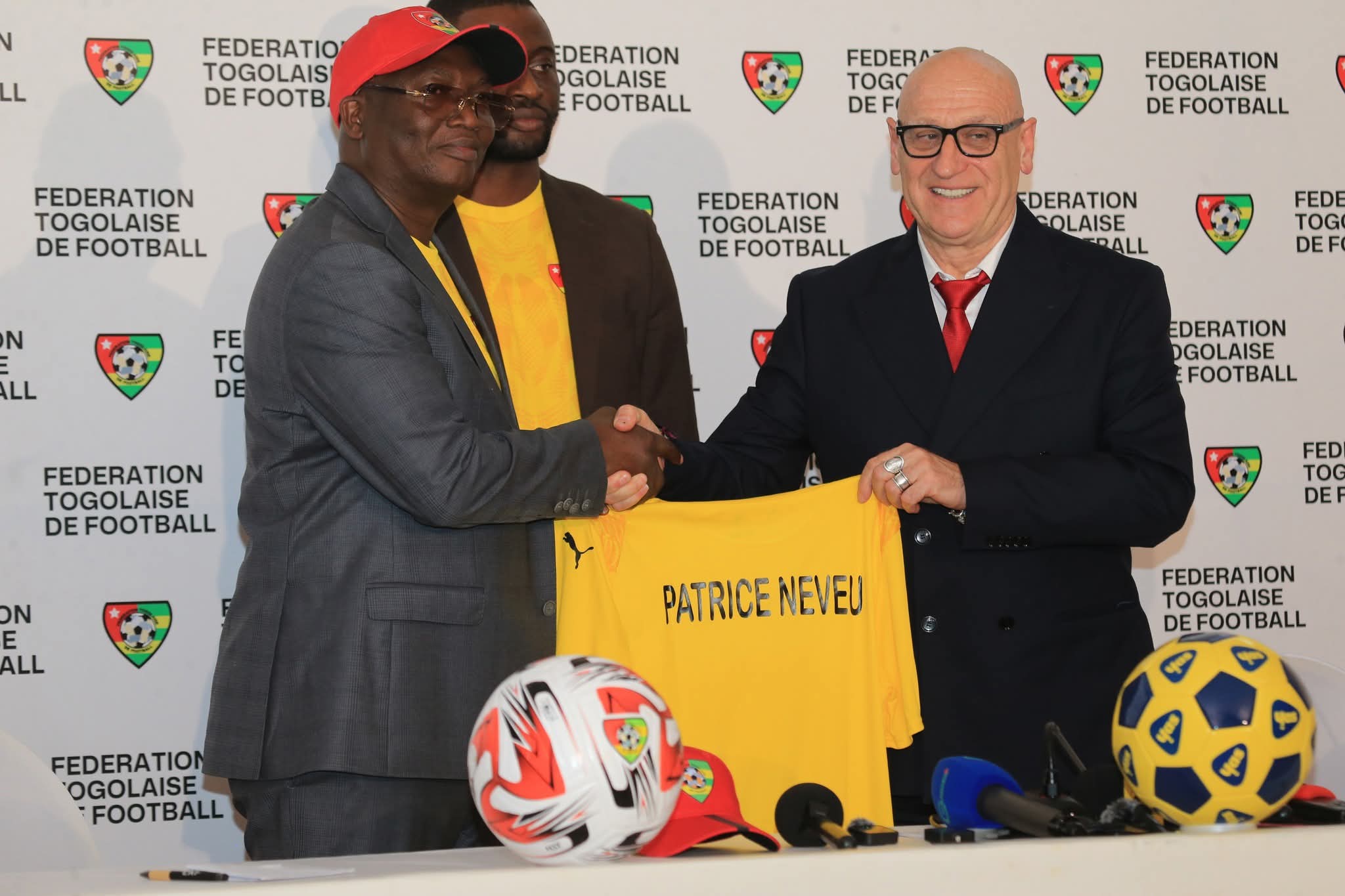 Eperviers du Togo | « Je prendrai mes responsabilités. Des responsabilités fortes (…) Je ne reculerai devant rien » : Patrice Neveu affiche ses intentions...