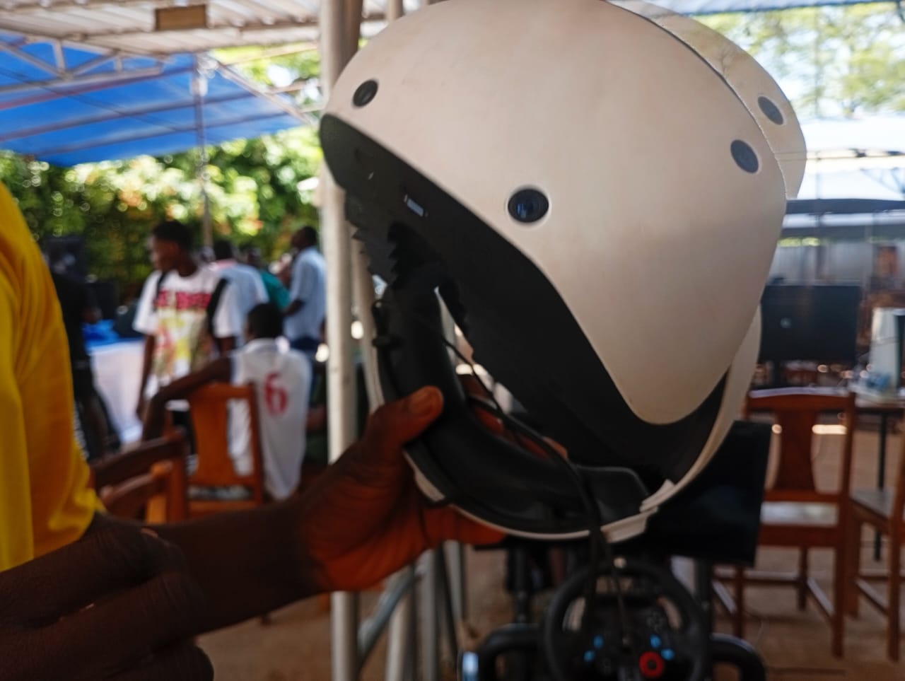 JPO IAI-Togo : Projecteurs sur un stand de gaming