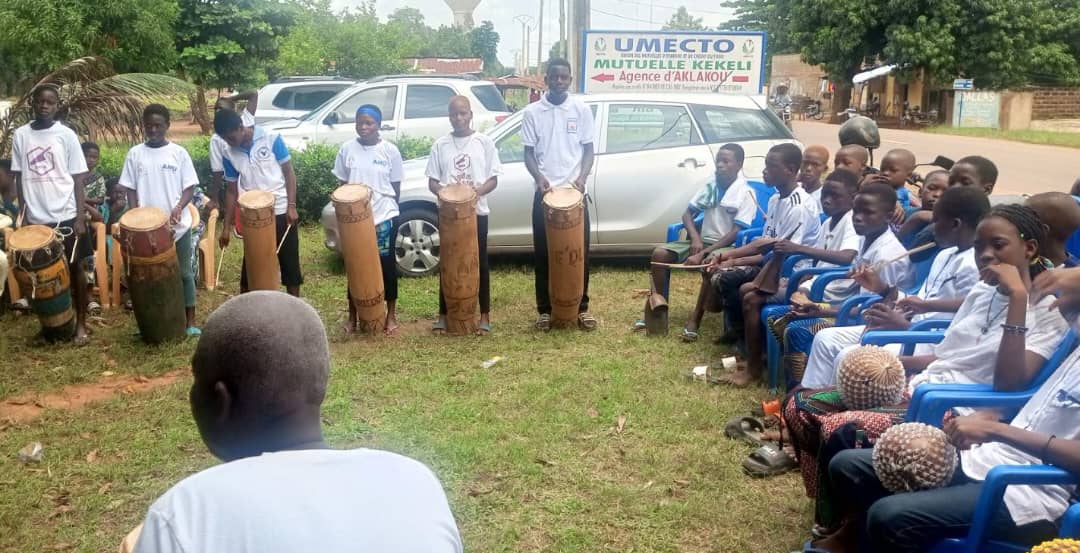 Mes jeunes percussionnistes en formation, lors de leur démonstration