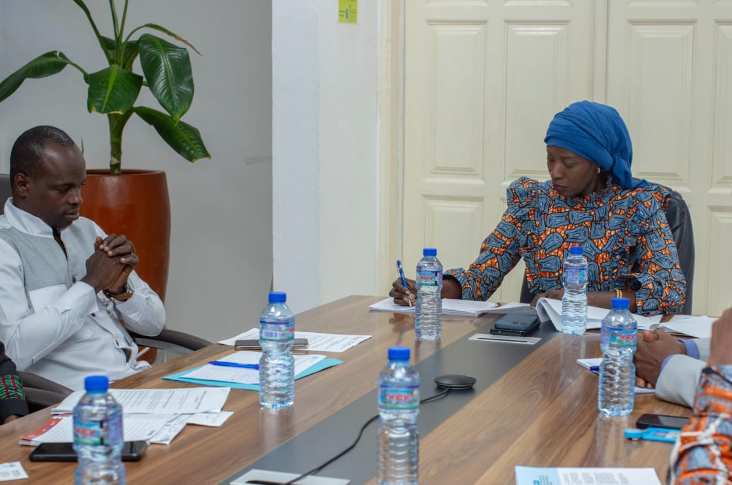 Prince Narcisse Agbodjan (SG SYNJIT) face à Mme Coumba Dieng Sow, Coordinatrice du Système des Nations Unies au Togo